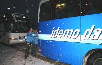 HDZ bus ostao u snijegu, Milinović pješačio u Krasno