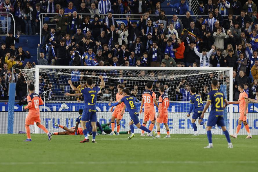 LaLiga - Deportivo Alaves v FC Barcelona