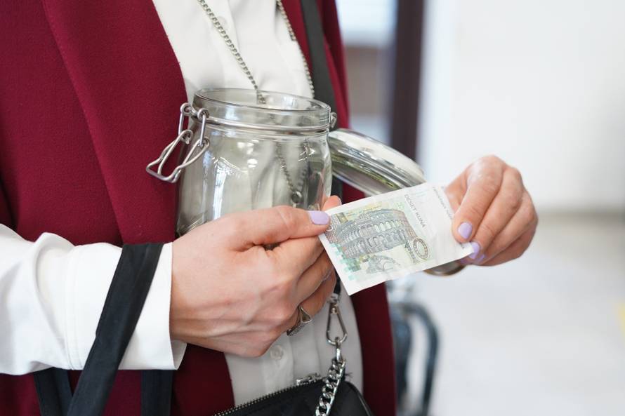 Zagreb: Predstavljanje humanitarne suradnje Hrvatskog Caritasa i Hrvatske pošte 