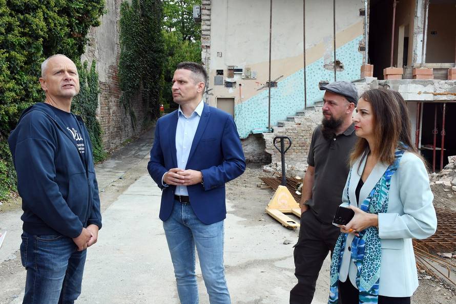 Sisak: Obilazak radova obnove Gradskog muzeja i dvorišnog prostora