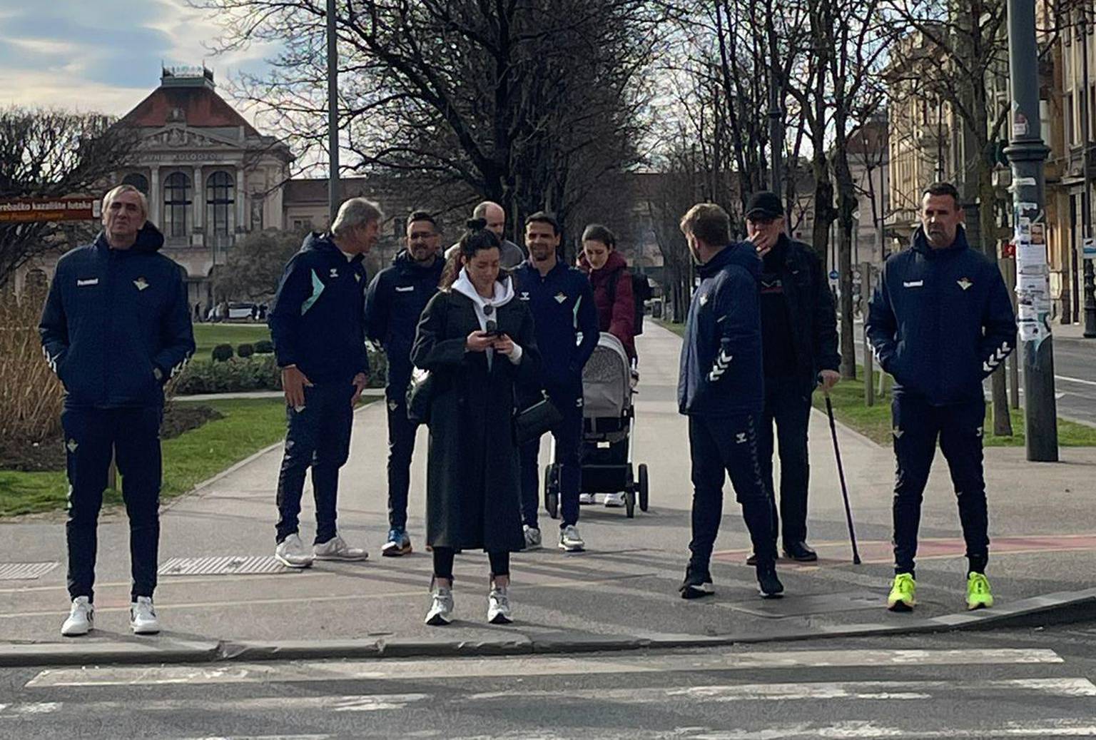 Betisovci šarmiraju po Zagrebu. Pogledajte ih u šetnji: 'Nešto su dobacili curi, nasmijala im se'