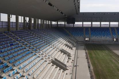 FOTO Zasjala rasvjeta na novom stadionu Osijeka. Uskoro gotov