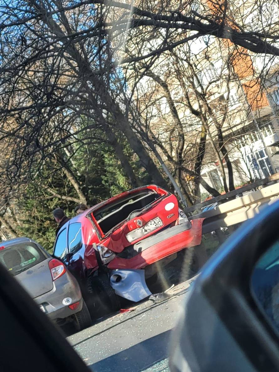 Lančani sudar na Slavonskoj u Zagrebu: Sudarila se četiri auta