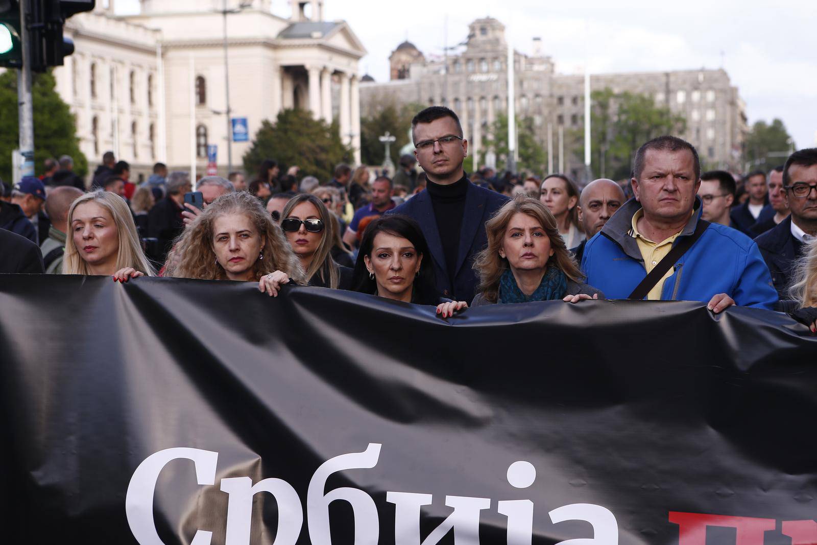 Beograd: Političari na masovnom prosvjedu protiv nasilja u Srbiji