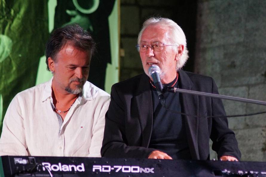 U Oliverovoj Veloj Luci njemu u čast nastupili Gibo i prijatelji...