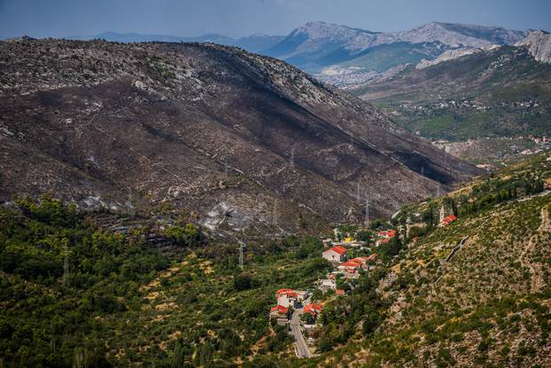 Žrnovnica: Zgarišta po obroncima Mosora