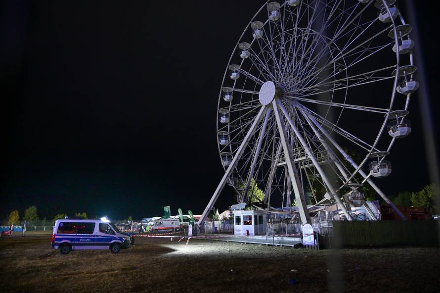 Highfield Festival - Fire Ferris wheel