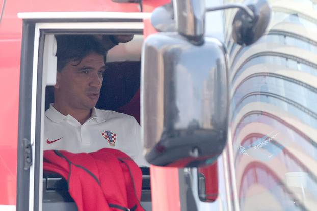 KATAR 2022 Izbornik Hrvatske Zlatko Dalić na odlasku iz hotela Hilton Doha prema zračnoj luci