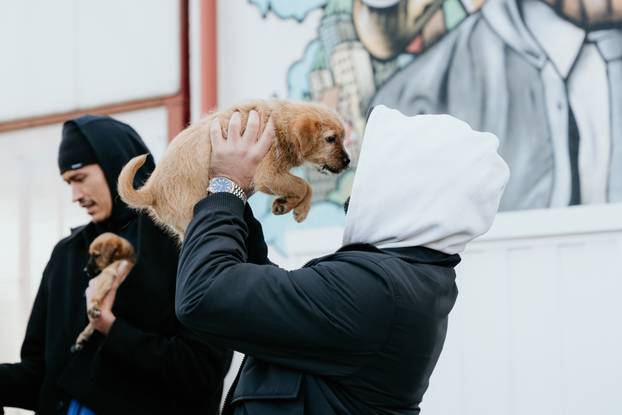 FOTO Igrači Cibone darovali su njuškice u Dumovcu i u vrijeme blagdana pokazali veliko srce
