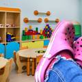 Roditelji se bune jer odgajatelj u Zagrebu ima roze klompe? Evo što kaže ravnateljica vrtića