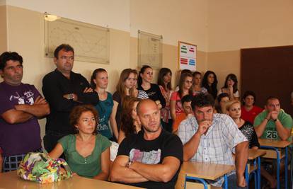 Ministarstvo odbilo upisati 42 djece u školu u Kaštel Štafiliću 