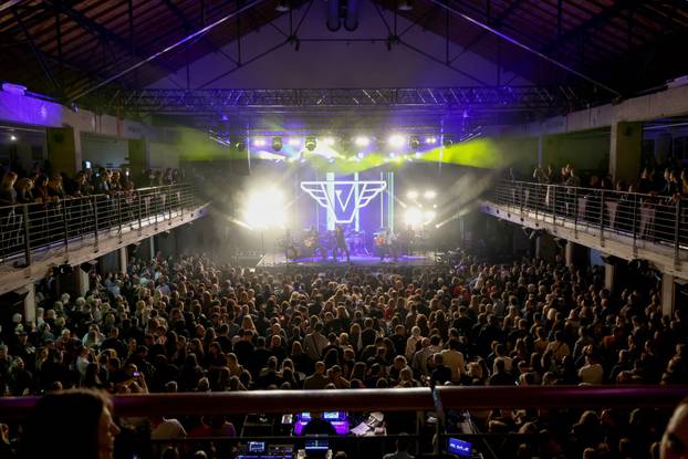 Zadar: Koncert Parnog Valjka u Arsenalu povodom Valentinova