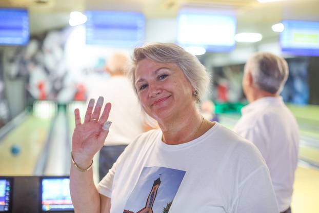 Zagreb: Druženje umirovljenika u Bowlingu Clubu 