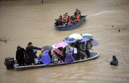Krosa evakuirala iz domova oko milijun Kineza