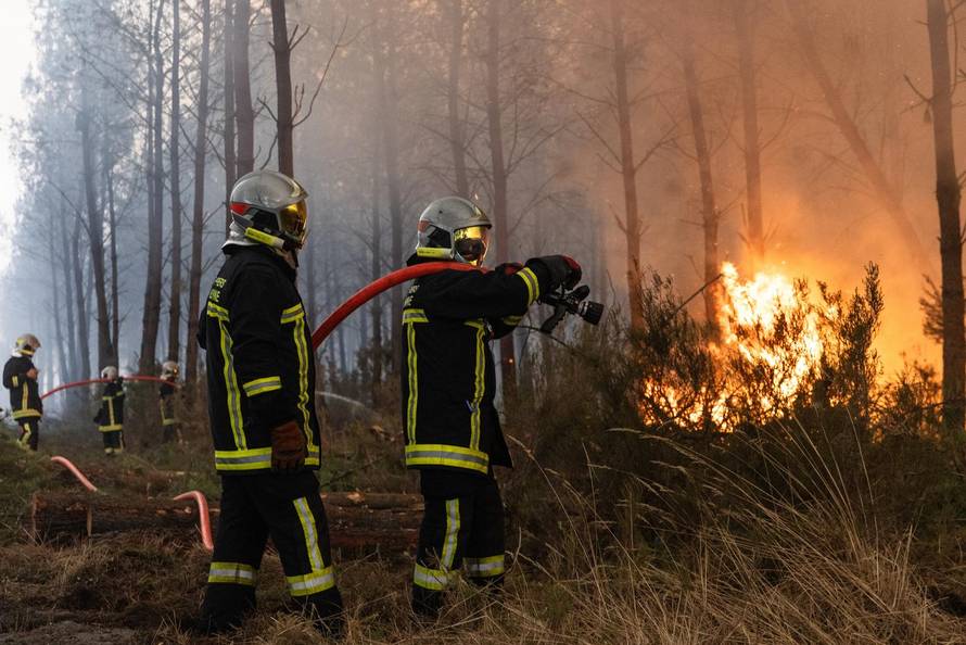 Wildfires rage in southern France