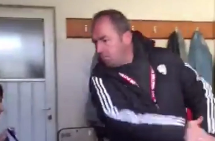 Čudne odgojne mjere turskog trenera: Šamara igrače i urla...