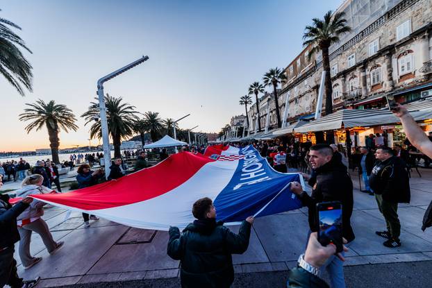 Split: Atmosefra na splitskoj rivi uoči početka utakmice UEFA Lige nacija Hrvatska - Francuska