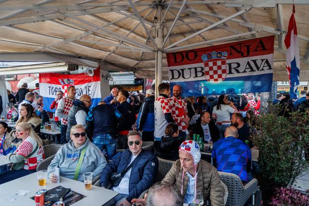 Split: Atmosefra na splitskoj rivi uoči početka utakmice UEFA Lige nacija Hrvatska - Francuska