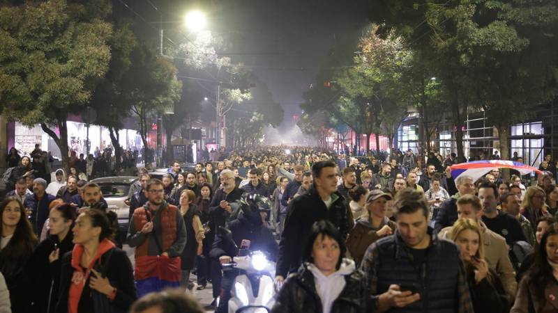 UŽIVO Vučić priznao poraz na izborima. Ana Brnabić se svađala s ljudima na cesti