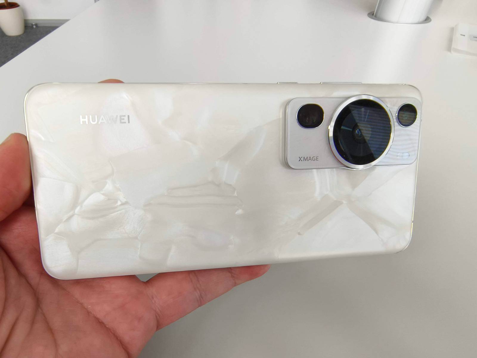 Isprobali smo Huawei P60 Pro. Moćna kamera opet je na tronu, doznajemo i kad stiže kod nas