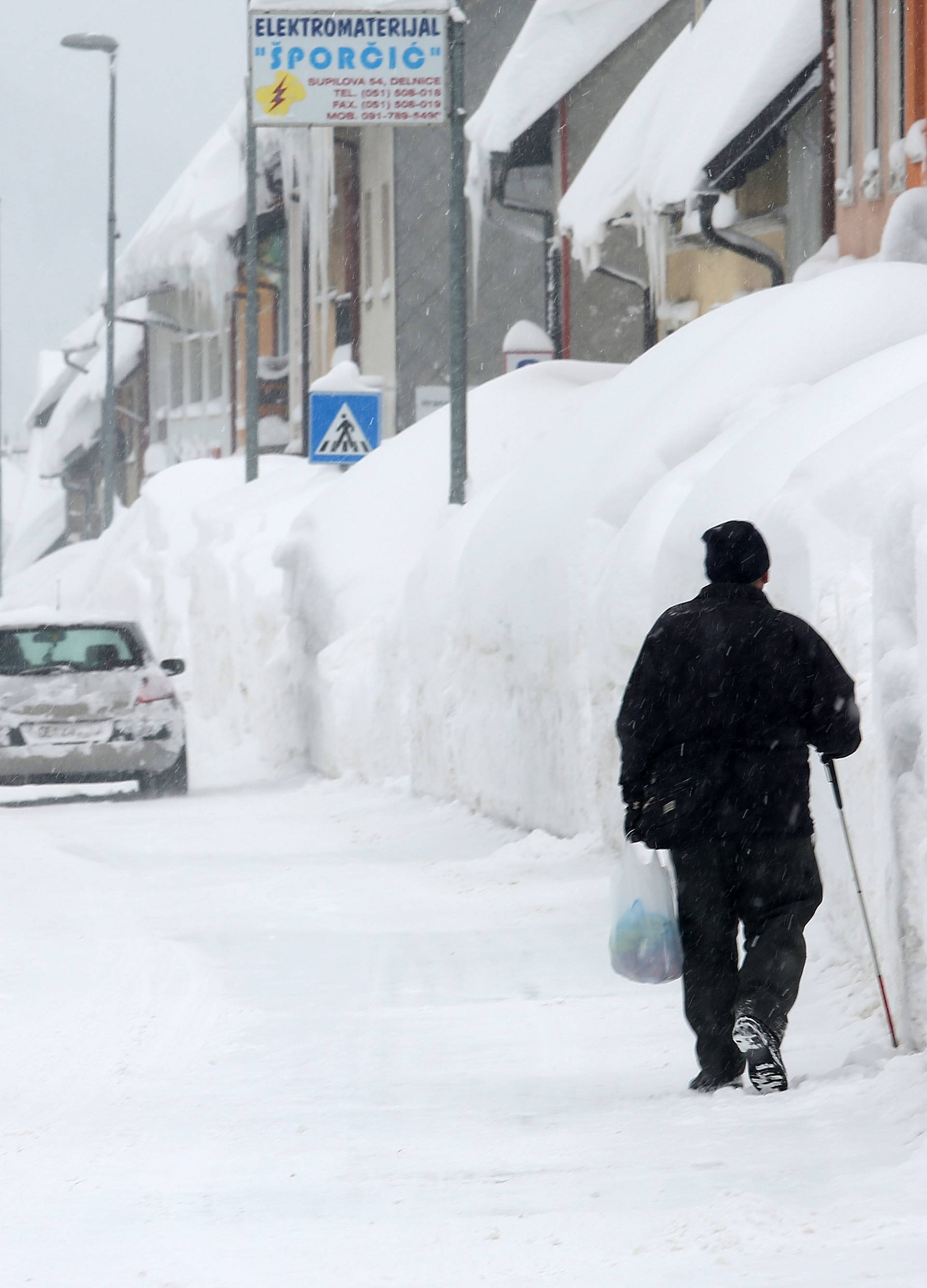 Nakon rekordnih visina snijega, u Delnicama je sada sve 'crno'