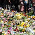 FOTO Emocije pred Windsorom: Građani donose cvijeće i poruke