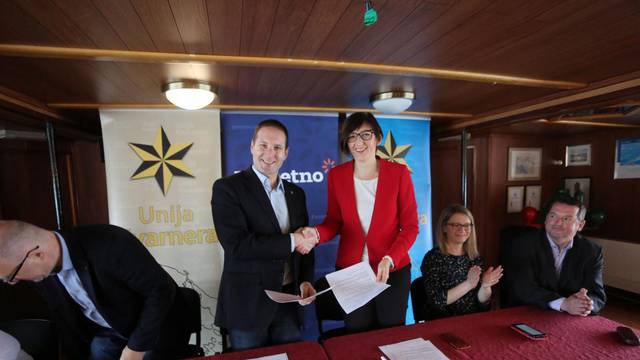 Rijeka: Potpisan Sporazum o izbornoj koaliciji Pametno i Unije Kvarnera za  EU izbore