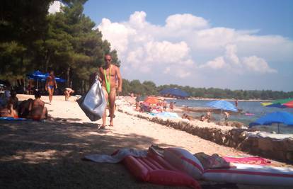 Na hrvatskim plažama sve je popularniji kupaći od Borata