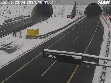 VIDEO Snijeg u Gorskom kotaru i dalje pada. Na Zavižanu ga je 30 cm, a još će ga biti i u srijedu
