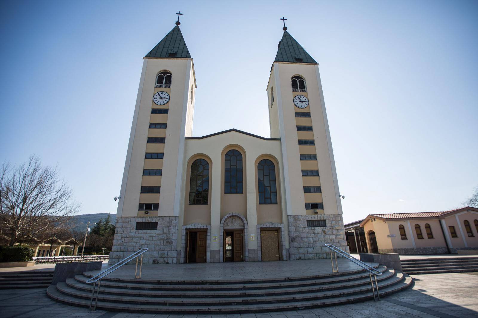 Zbog koronavirusa smanjen je broj hodočasnika u Međugorje