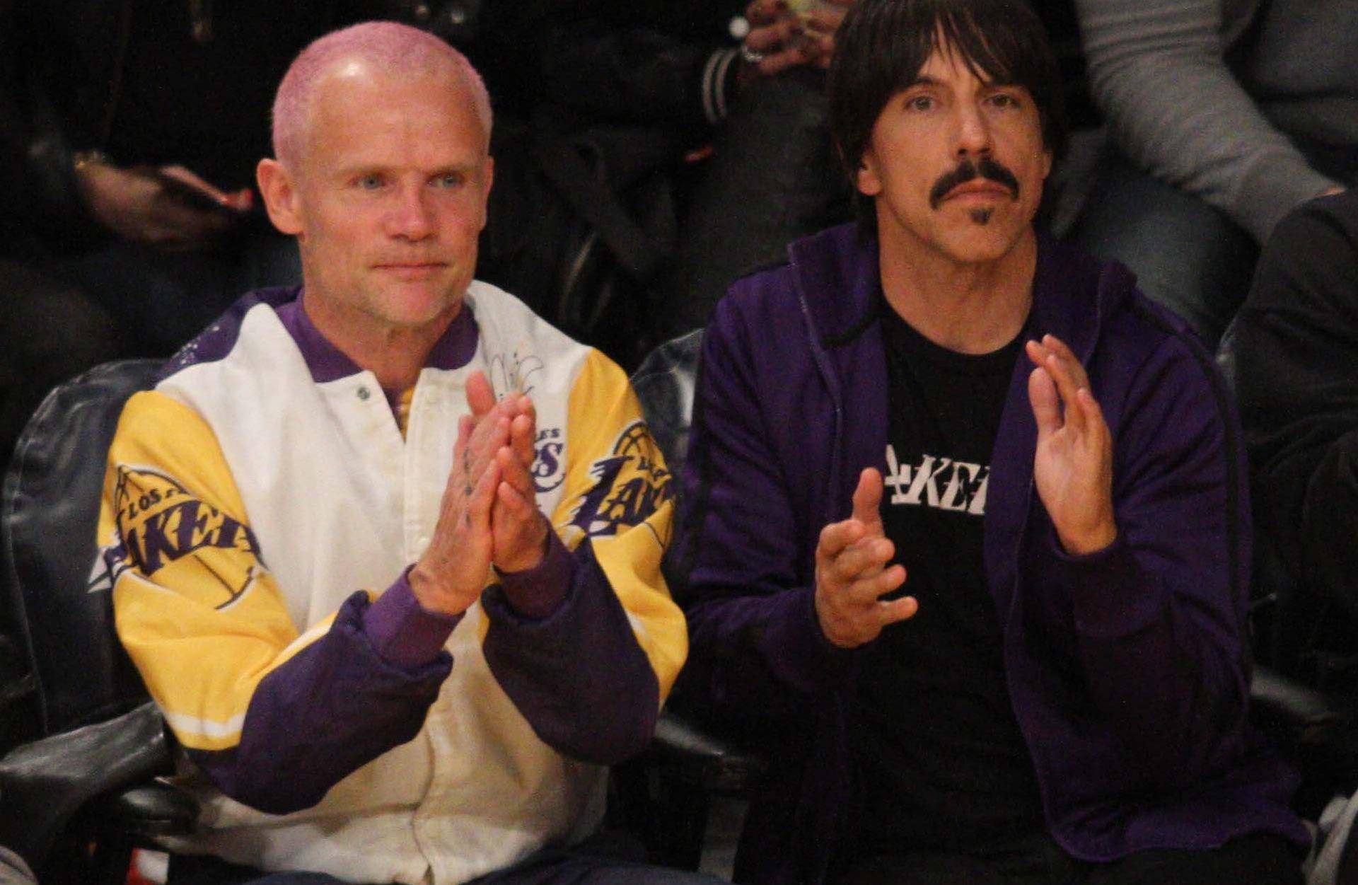 Celebs at the Lakers game.