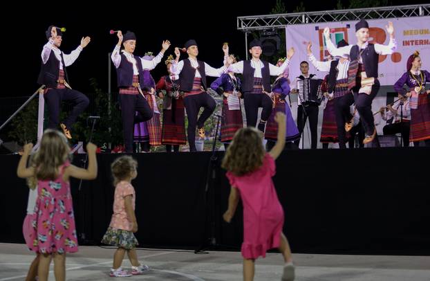 Podstrana: Međunarodni festival folklora