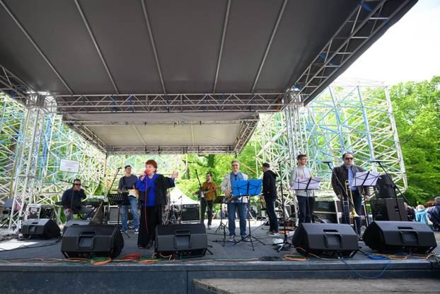 Zagreb: Okupljenje na proslavi Međunarodnog praznika rada u Maksimiru zabavljali Zdenka Kovačiček, Drago Diklić i Jimmy Stanić