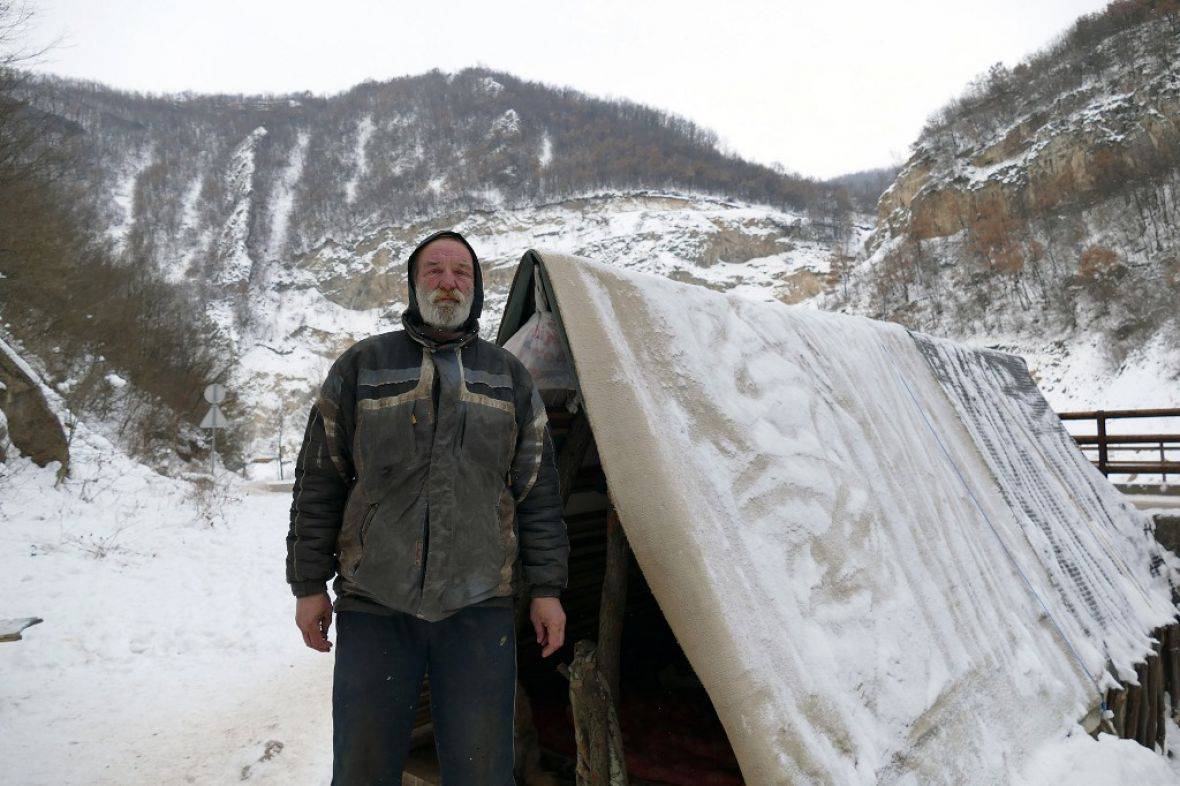 Žarko već osmu godinu živi u špilji: 'Pomažu mi dobri ljudi...'