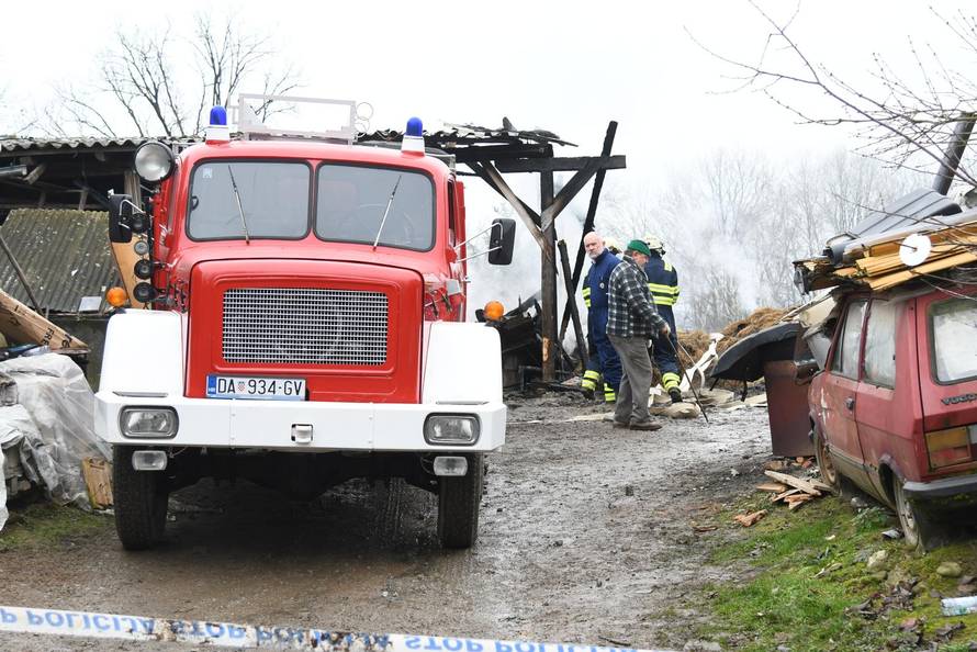 U požaru u Ivanovu Selu izgorio OPG