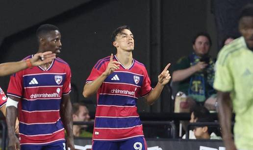 VIDEO Messi mu gleda u le&dstrok;a! Musa nastavlja 'trpati' u MLS-u