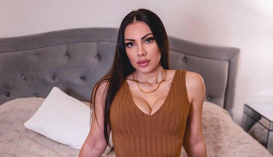 Pumpaj, pumpaj! Za Žanamari nema odmora, a trening u vrućim hlačicama ne propušta