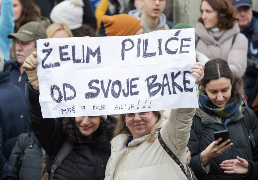 Zagreb: Prosvjed protiv kompleksa industrijskih megafarmi i klaonica peradi u Sisačko-moslavačkoj županiji