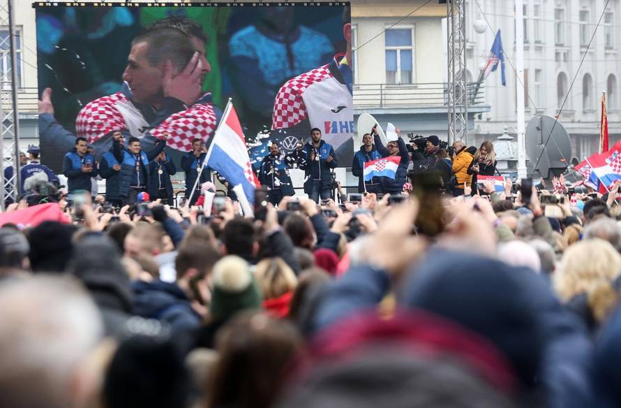 'Kauboji' proslavili srebro na Trgu: Predstavili 'novu himnu'