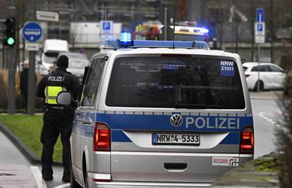 Školski bus prevrnuo se na autocesti u Njemačkoj: 27 ozlijeđenih, četvero kritično
