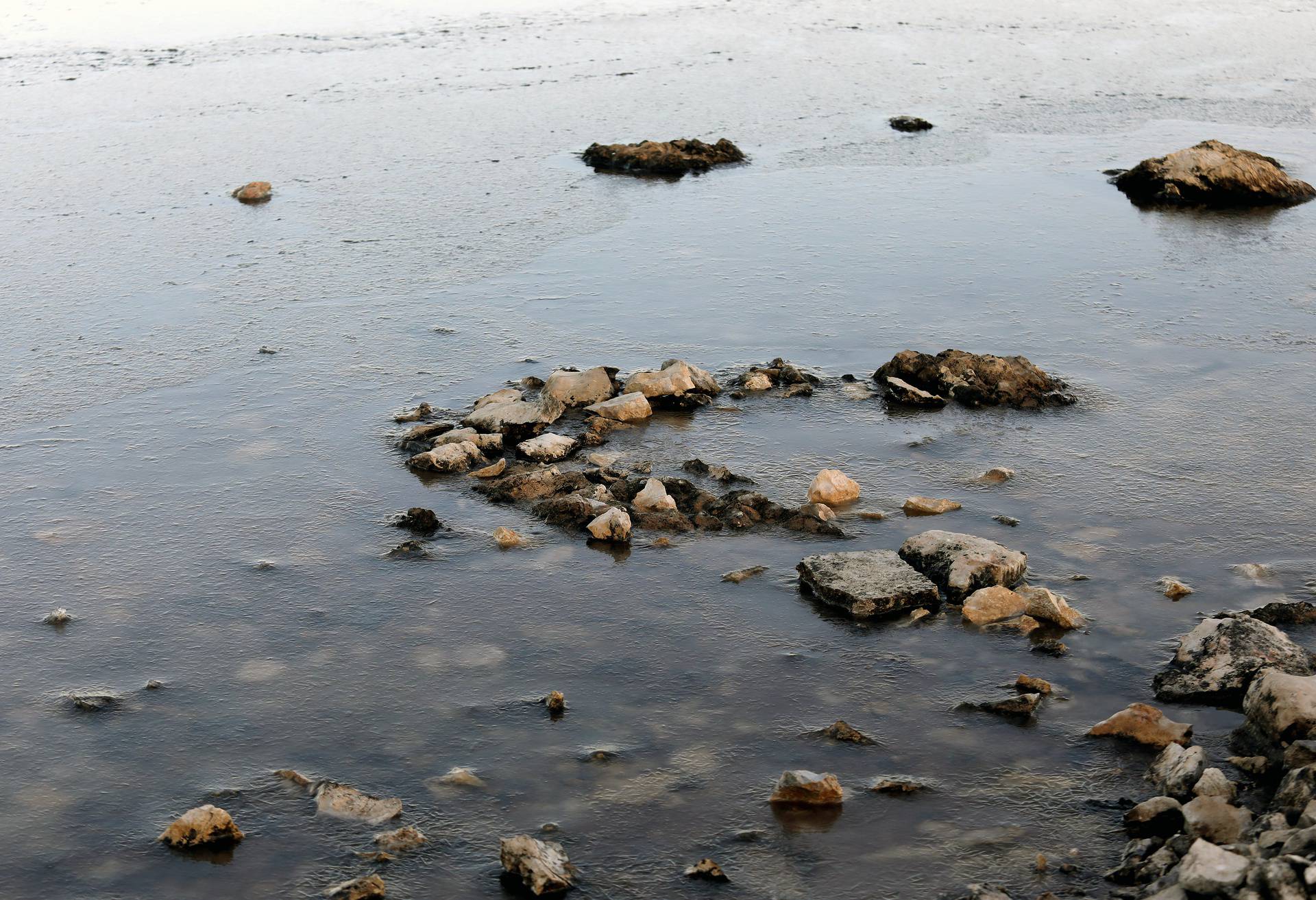 U Zablaću kod Šibenika zaledila se površina mora 