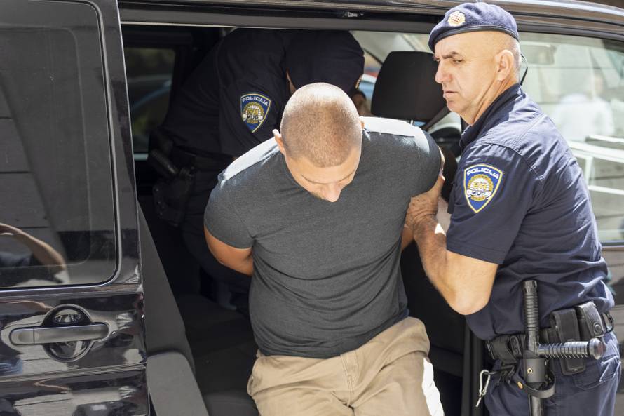 Privođenje osumnjičenih za postavljanje bombi u Rijeci