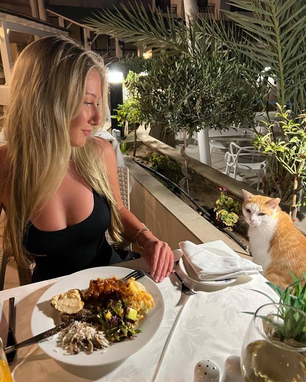 FOTO Plavuša je nova 'šefica' na Rujevici! Zavela je heroja Rijeke