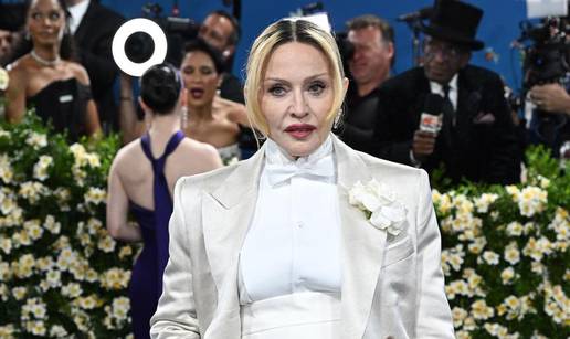 Madonna zaplesala s 37 godina mlađim dečkom, a fanovi uočili uređaj vrijedan 23 tisuće dolara