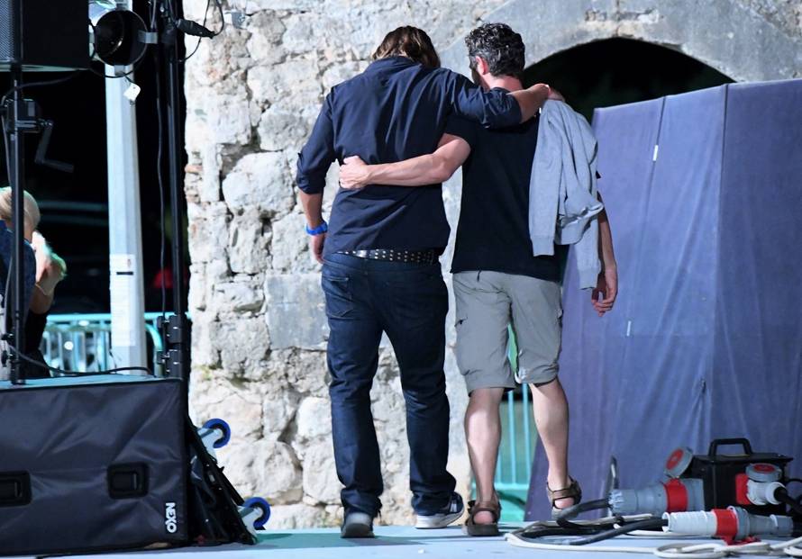 Niko KranjÃ¨ar, Zrinka CviteÅ¡iÃ¦ i DuÅ¡an BuÃ¨an druÅ¾ili se nakon predstave "Tko pjeva zlo ne misli"