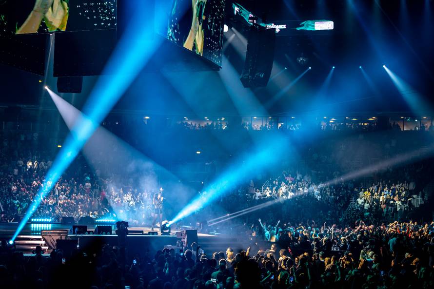 Ritam 90-ih: Glazba koja nas je držala na nogama – i na životu