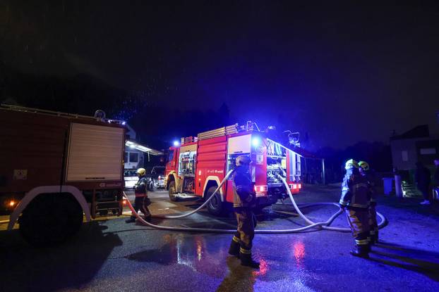Zagreb: U naselju Gračani buknuo je veliki požar 