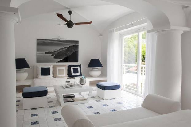 Biste li dali 1200 eura za noć u hotelu s privatnom plažom? Čekajte dok ne zavirite unutra!