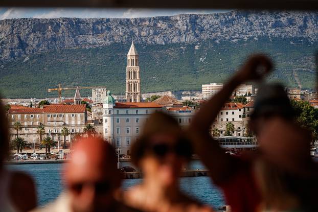 Split: Koncertom na trajektu "Korčula" počeli dani sjećanja na Olivera Dragojevića