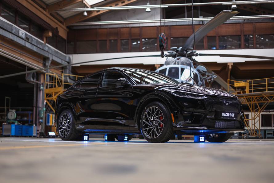 Ovo je potpuno drugačiji Ford Mustang, sa starim originalom ga povezuje ime i ludo ubrzanje